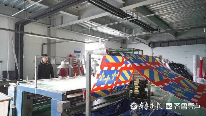 开云网页版中国官网-果然财经丨世界杯的旗子，被青岛这个小镇承包了|青岛市|肖常爱|德隆·威廉姆斯|青岛万德隆|美加墨世界杯_新浪新闻