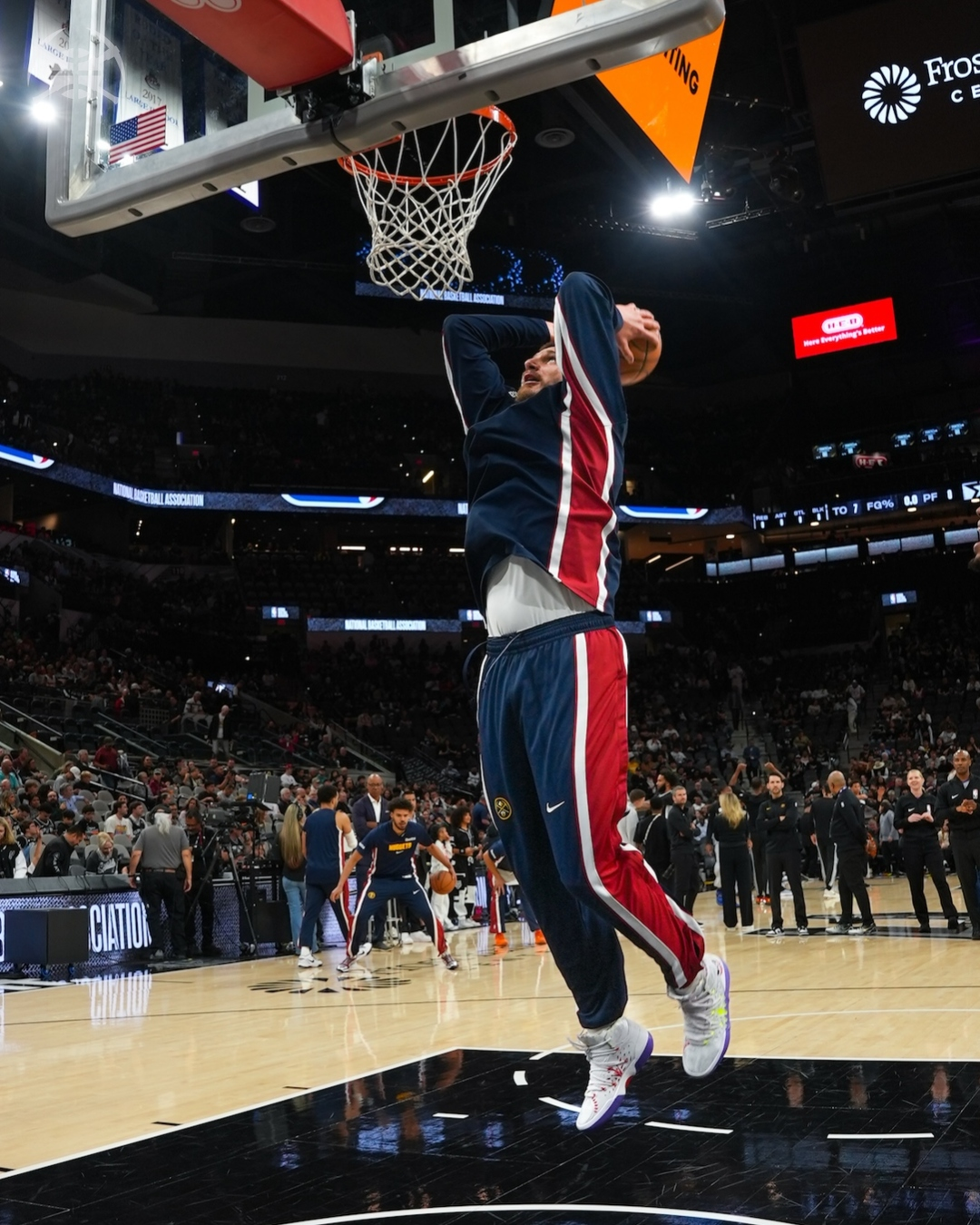 开云登录入口-20分逆转！约基奇31分20板12助攻掘金击败马刺，卡斯尔三双徒劳